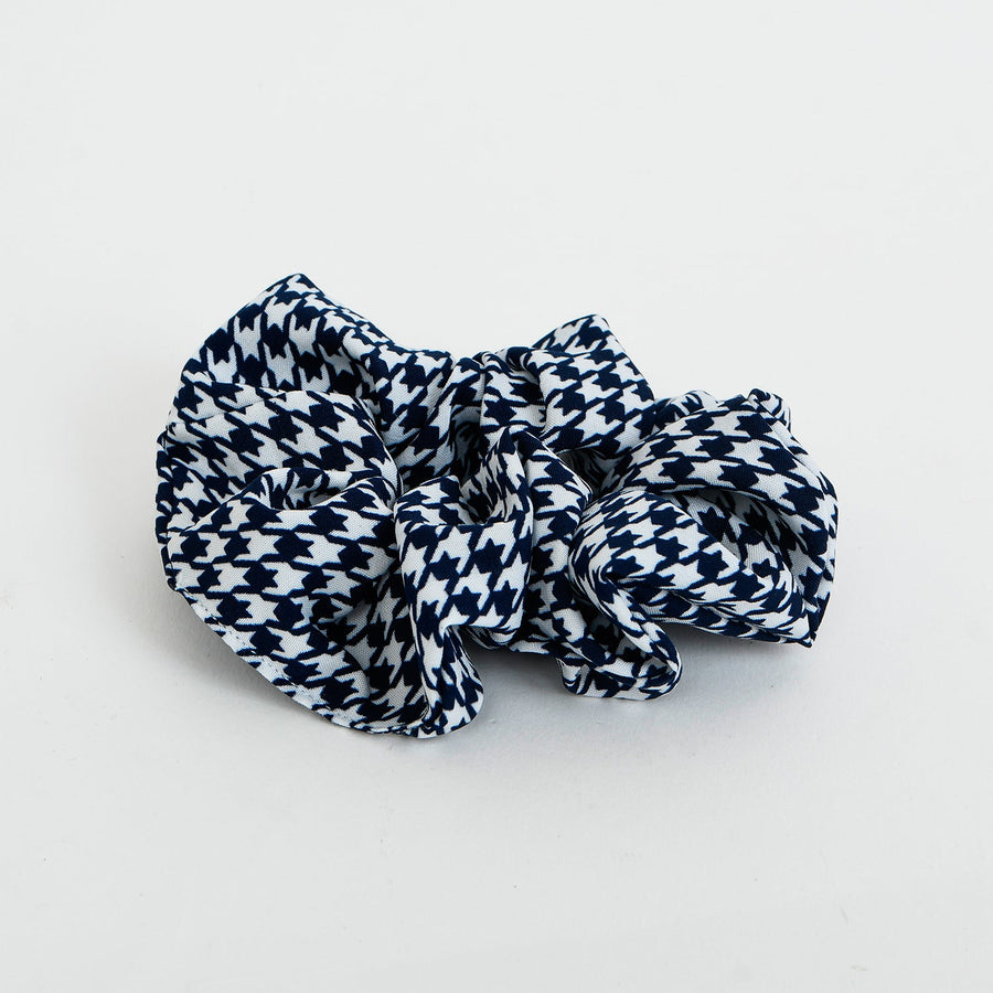 HOUNDSTOOTH NAVY PRINTED SCRUNCHIE