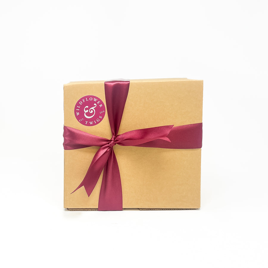 TEA AND TREATS GIFT BOX