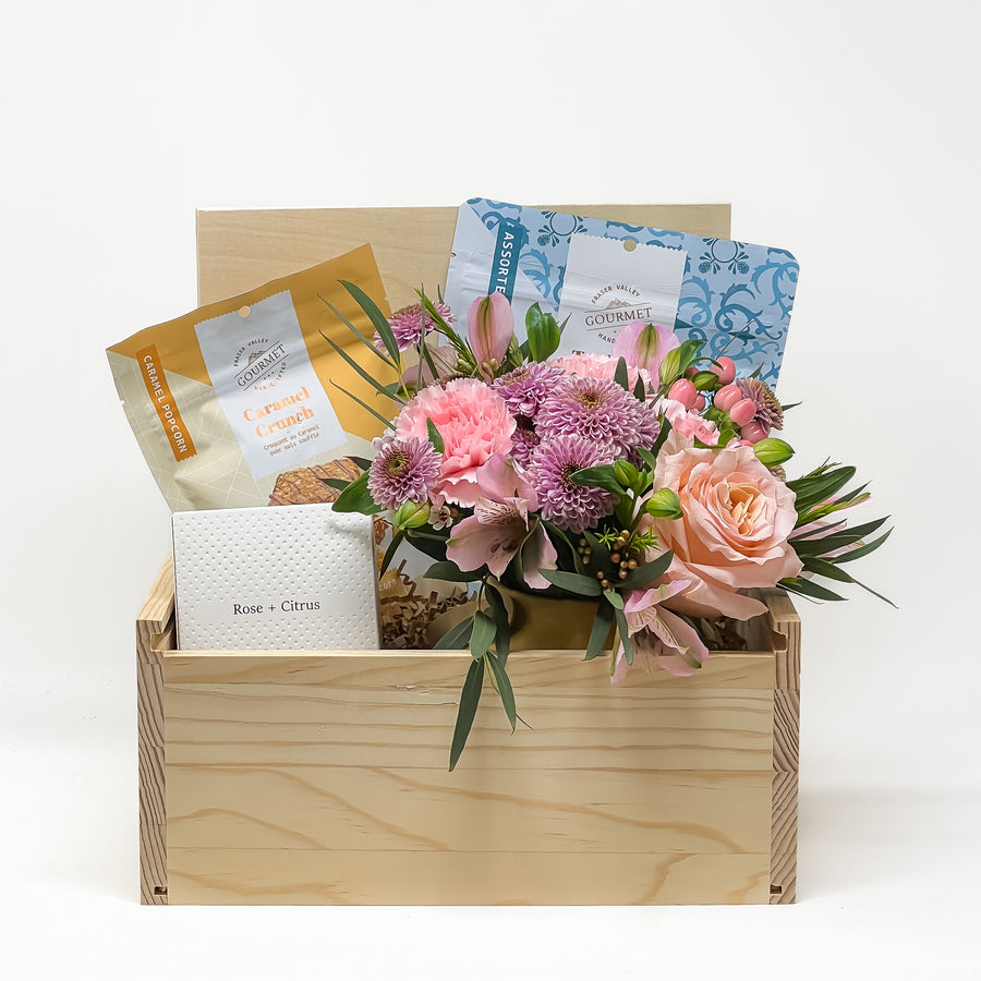 FLOWERS AND MORE GIFT BOX