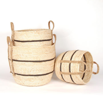 ROUND STRAW BASKET W/STRIPE