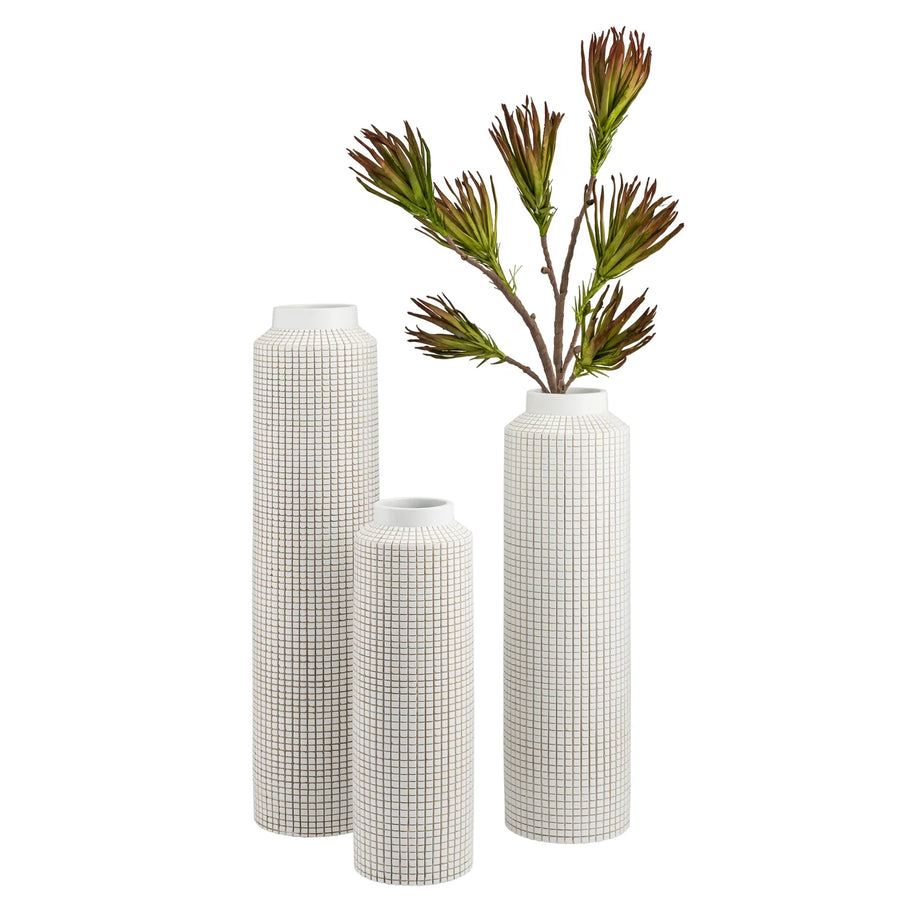 ALLIC GRID CARVED RESIN VASE