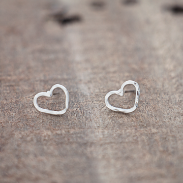 AMORE STUDS