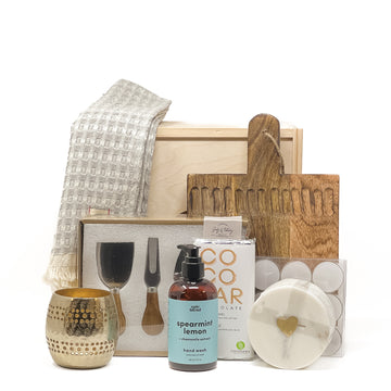 HAPPY ENTERTAINING GIFT BOX