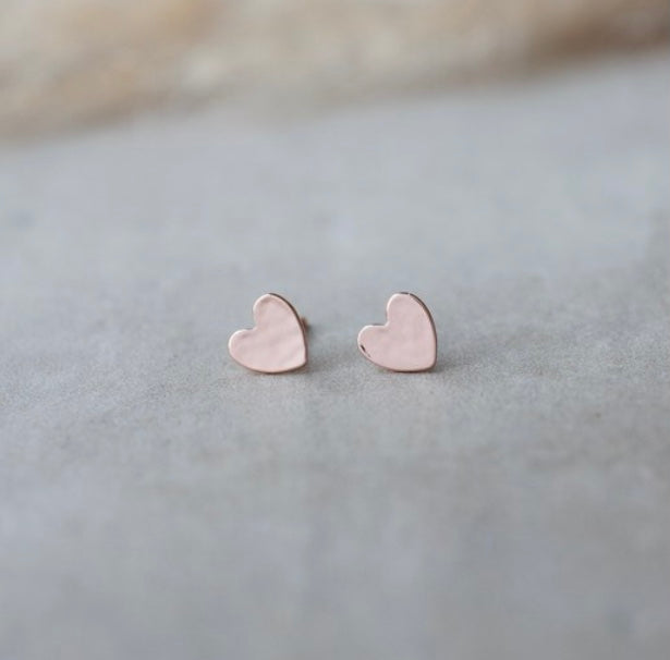 AMADO STUDS