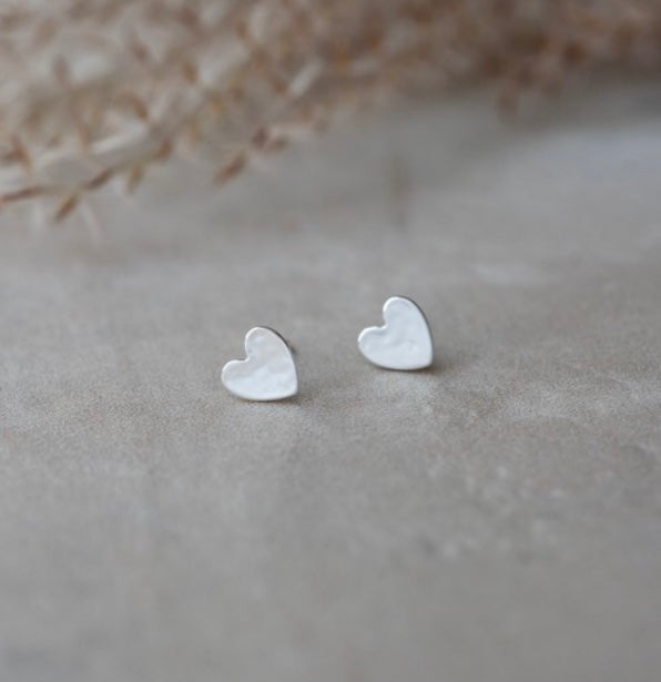 AMADO STUDS