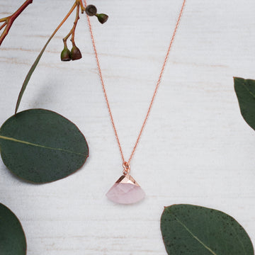 FAN NECKLACE